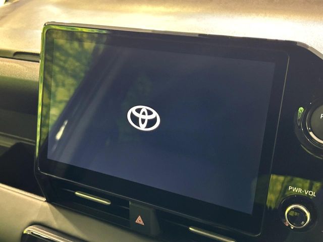 TOYOTA VOXY HYBRID 2025