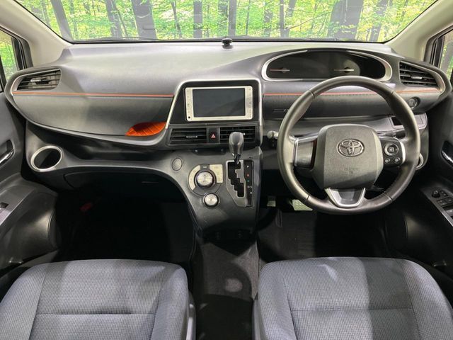 TOYOTA SIENTA 2015