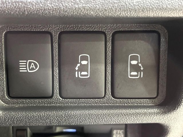 TOYOTA HIACE van 4WD 2023