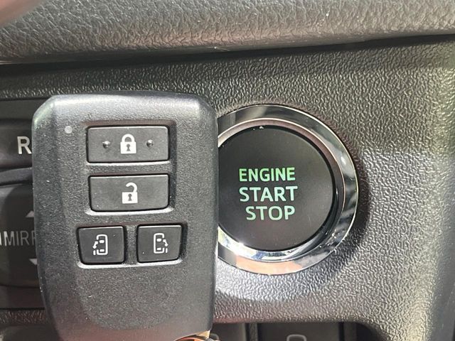 TOYOTA HIACE van 4WD 2023