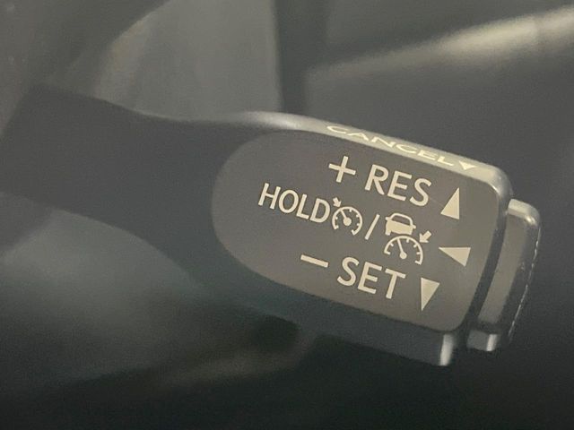 TOYOTA HARRIER 2WD 2019