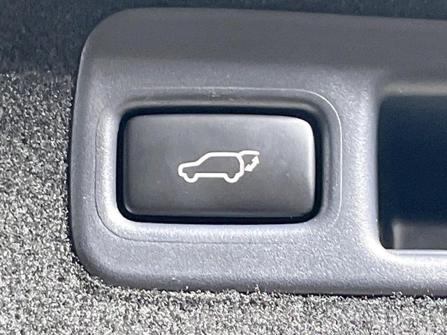 TOYOTA HARRIER 2WD 2019