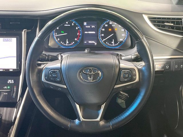 TOYOTA HARRIER 2WD 2019