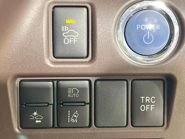 TOYOTA ESQUIRE HYBRID 2018