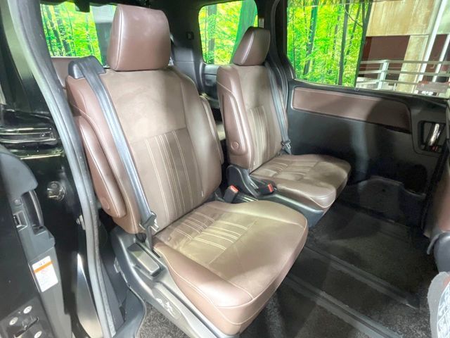 TOYOTA ESQUIRE HYBRID 2018