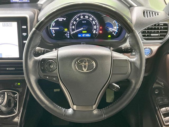 TOYOTA ESQUIRE HYBRID 2018