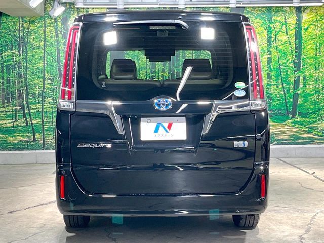 TOYOTA ESQUIRE HYBRID 2018