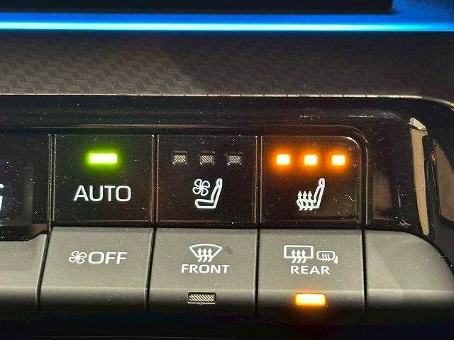 TOYOTA PRIUS 4WD 2023