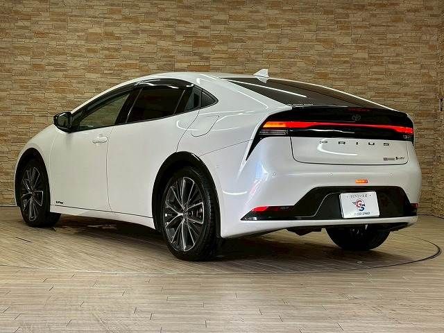 TOYOTA PRIUS 4WD 2023