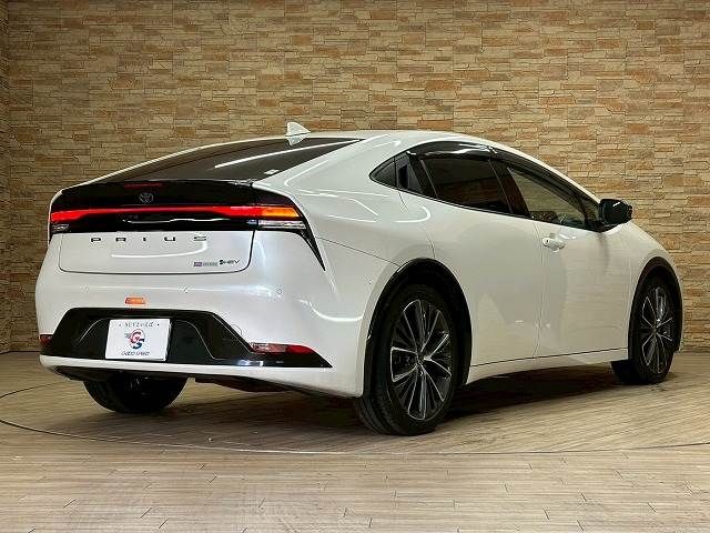 TOYOTA PRIUS 4WD 2023