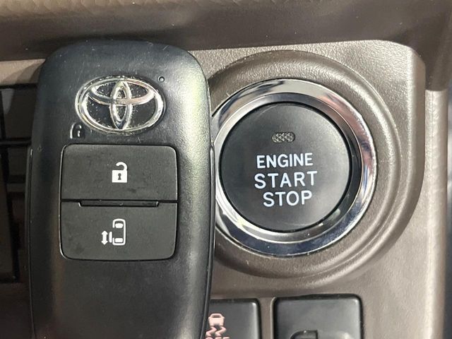TOYOTA ROOMY 2020