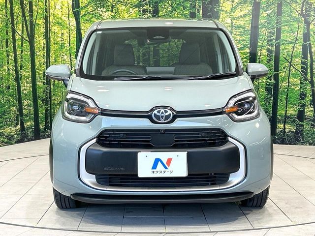 TOYOTA SIENTA HYBRID 2023