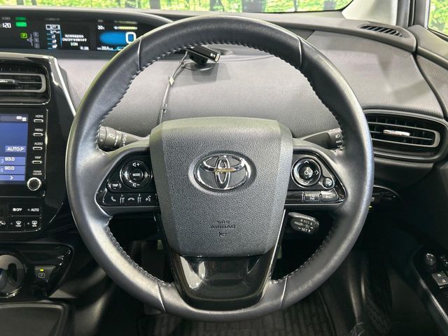 TOYOTA PRIUS 2021