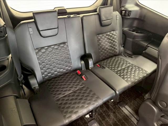 TOYOTA VOXY HYBRID 2023