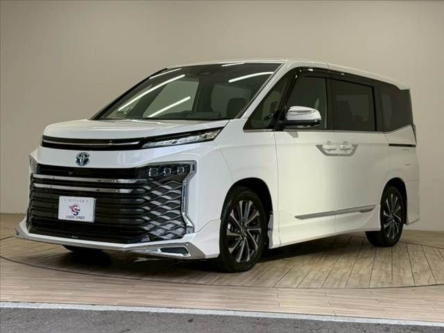 TOYOTA VOXY HYBRID 2023