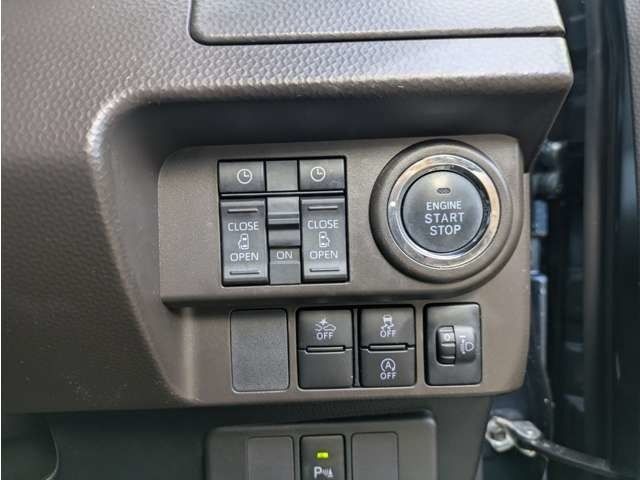 TOYOTA ROOMY 4WD 2022