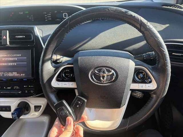 TOYOTA PRIUS 2016