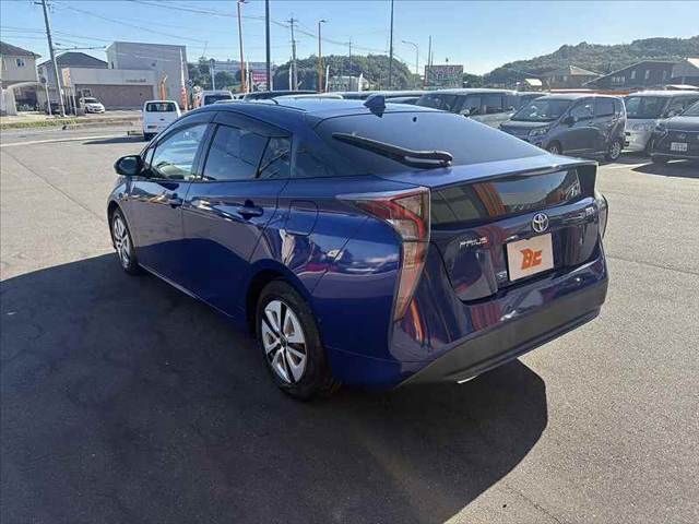 TOYOTA PRIUS 2016
