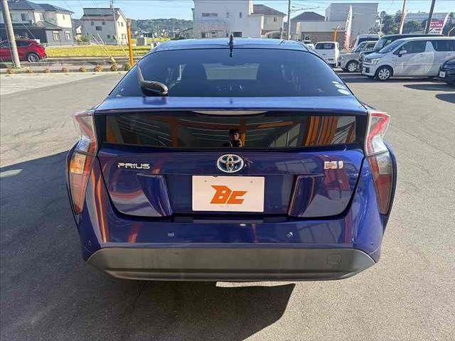 TOYOTA PRIUS 2016
