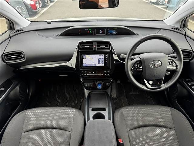 TOYOTA PRIUS 2019