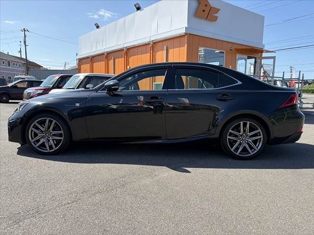 TOYOTA LEXUS IS200t 2016