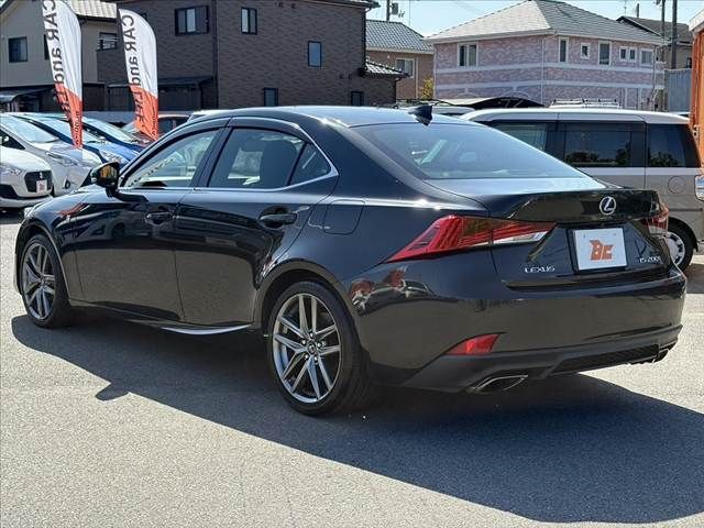 TOYOTA LEXUS IS200t 2016