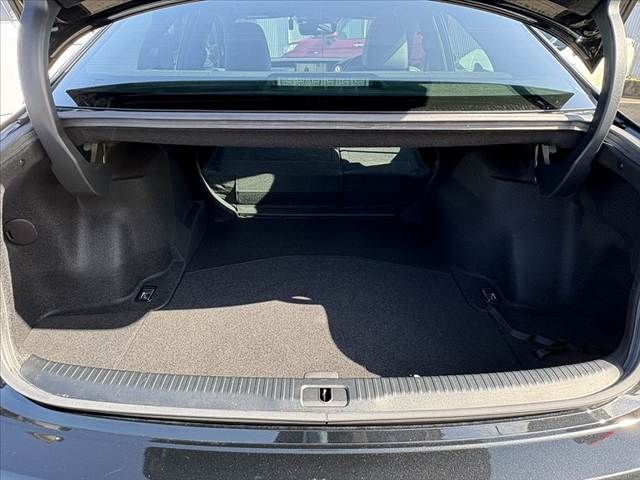 TOYOTA LEXUS IS200t 2016