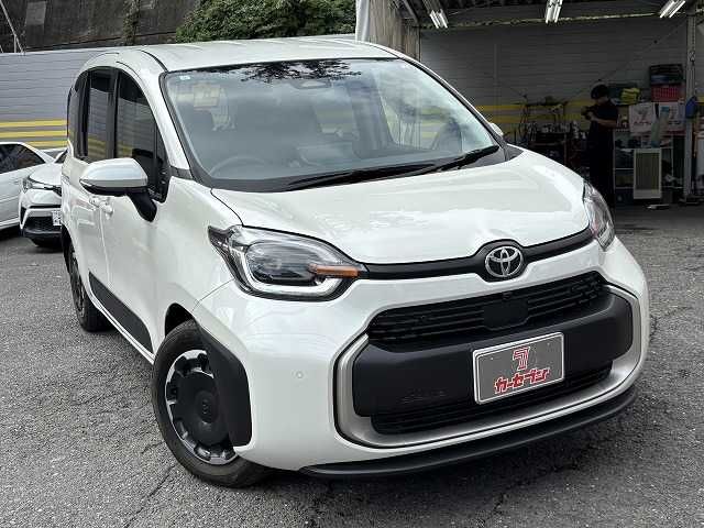 TOYOTA SIENTA HYBRID 2023