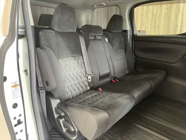 TOYOTA VELLFIRE 2019