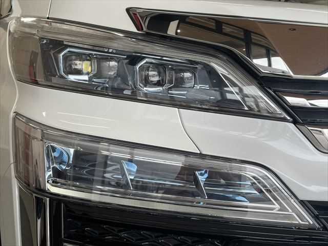 TOYOTA VELLFIRE 2019