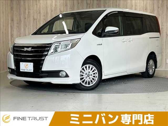 TOYOTA NOAH HYBRID 2015