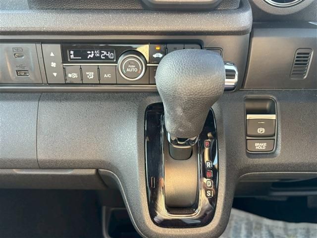 HONDA N BOX CUSTOM 2024