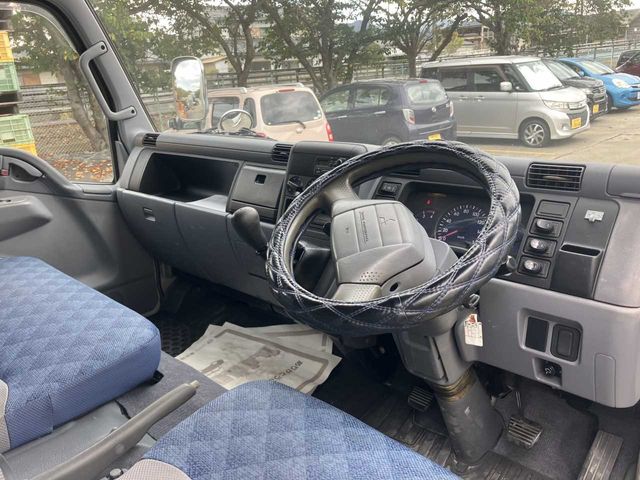 MITSUBISHI CANTER 2004