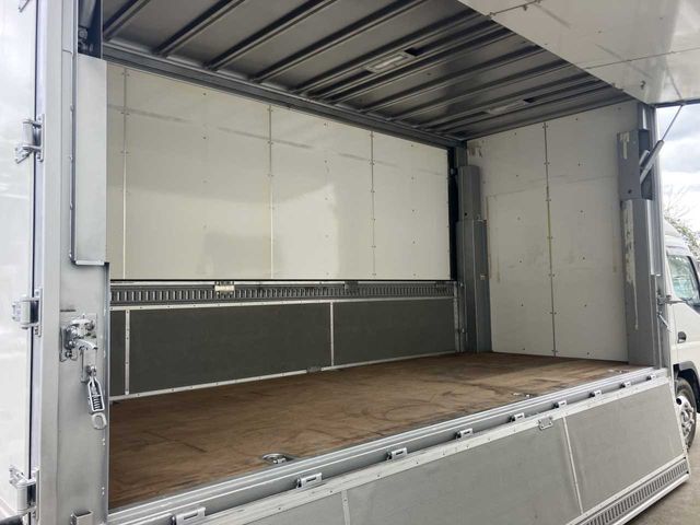 MITSUBISHI CANTER 2004