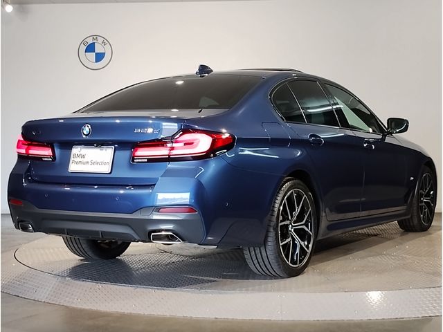 BMW BMW 5series sedan 2022