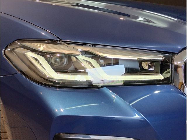 BMW BMW 5series sedan 2022