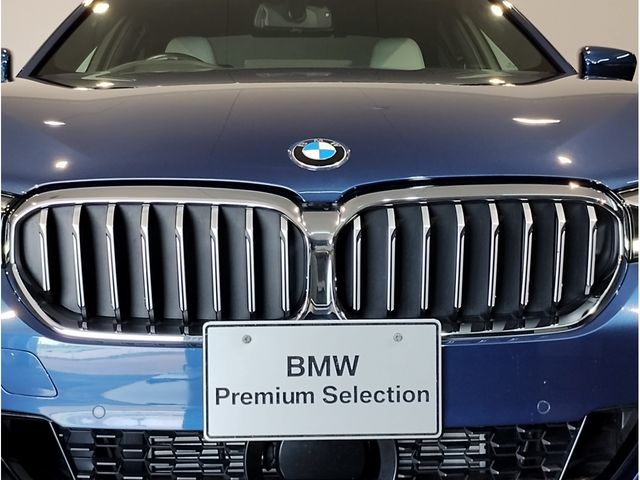 BMW BMW 5series sedan 2022