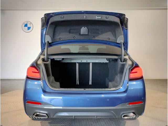 BMW BMW 5series sedan 2022