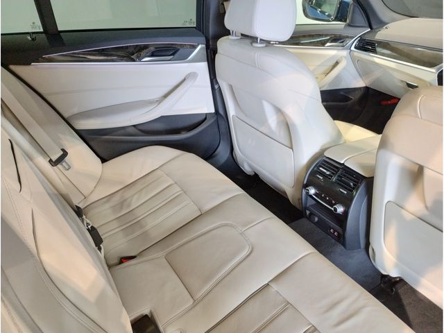 BMW BMW 5series sedan 2022