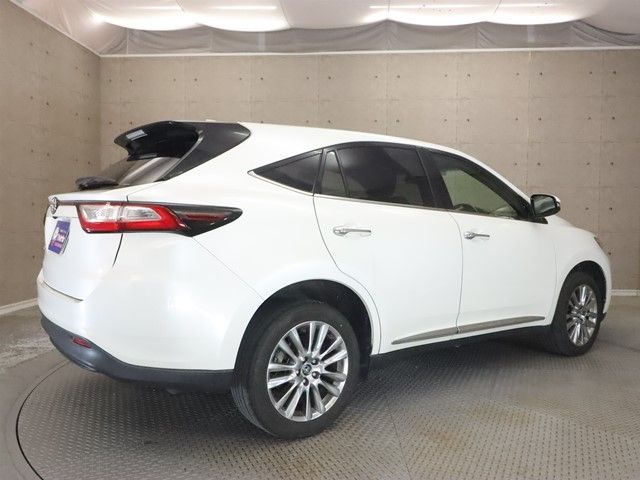 TOYOTA HARRIER 2WD 2017