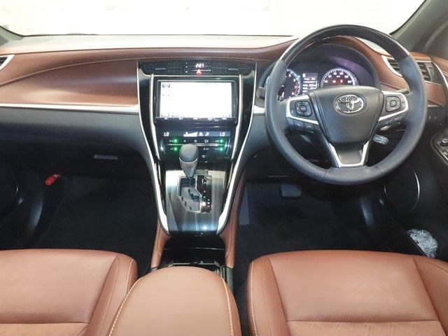 TOYOTA HARRIER 2WD 2017