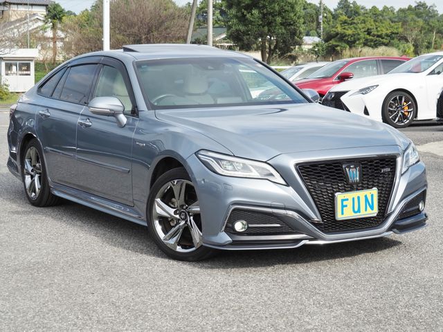 TOYOTA CROWN sedan hybrid 4WD 2018