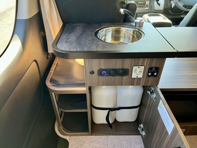 TOYOTA HIACE van 2WD 2023