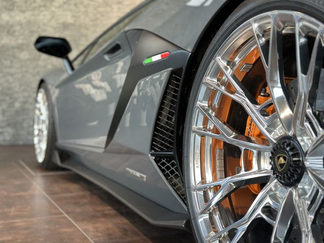 LAMBORGHINI LAMBORGHINI Aventador 2019