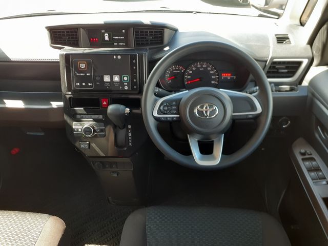 TOYOTA ROOMY 2020