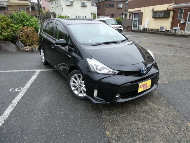 TOYOTA PRIUS Alpha 2016