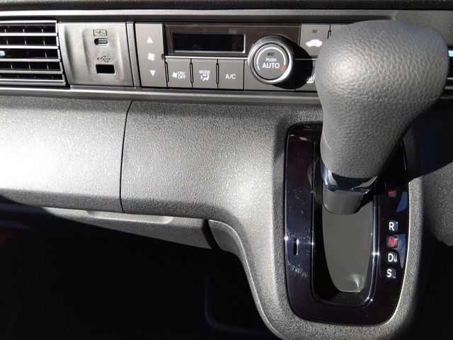 HONDA N BOX CUSTOM 2024