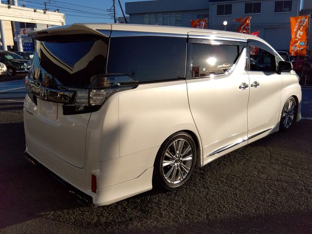TOYOTA VELLFIRE 2017