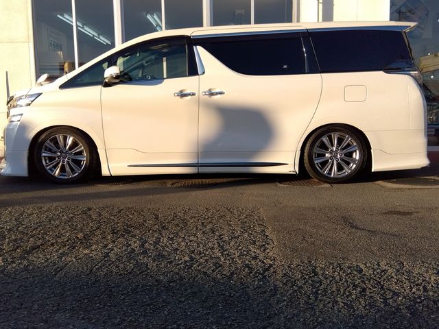 TOYOTA VELLFIRE 2017