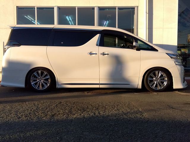 TOYOTA VELLFIRE 2017